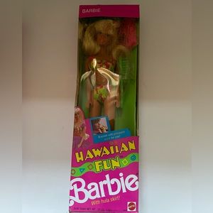 Hawaiian Fun BARBIE Doll With Hula Skirt